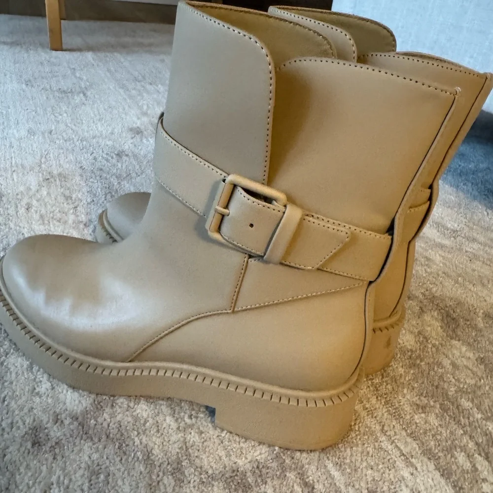 Vince Beige Ankle Boots Waterproof - Picture 2 of 4